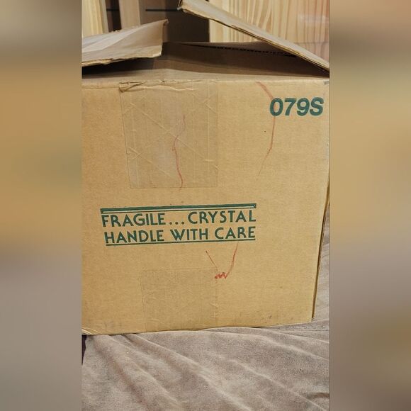 Princess House 1985 Crystal Heritage Frosted Cookie Jar w/lid - Picture 4 of 7